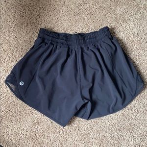 Womens six 4 Lululemon Hottie Hot short